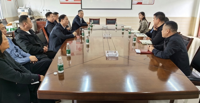 常德市审计局赴临澧县乡村振兴联系点开展走访调研和义务植树活动